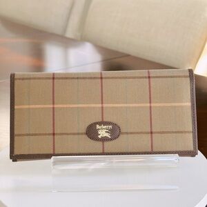 Burberrys Vintage Long Fold Wallet